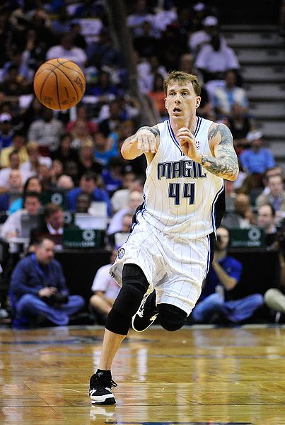 中超赛程更新：关注榜首之争,