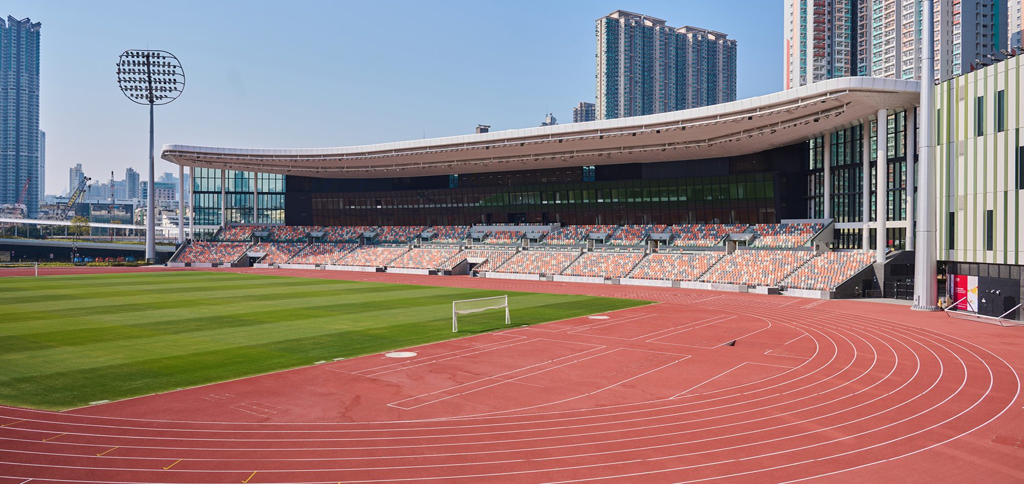 曼联对阵埃弗顿豪取42胜，太妃糖本赛季平均首发年龄最大